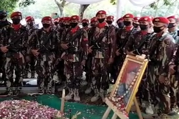 Penghormatan Terakhir,...