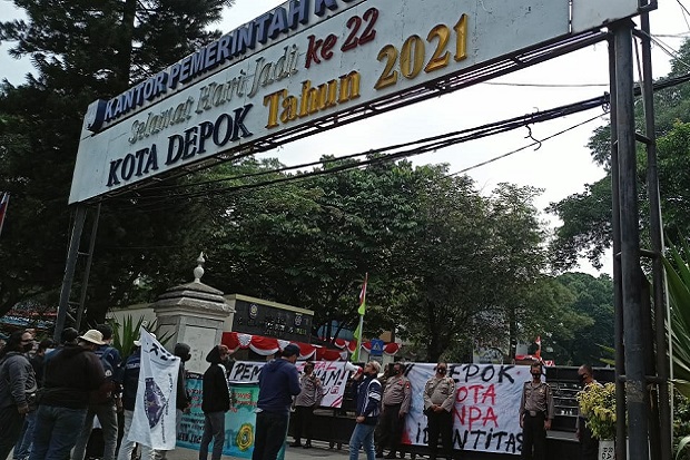 HUT Depok Ke-22 Disambut...