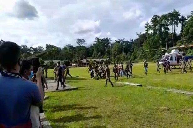 3 Anggota Brimob Tertembak...