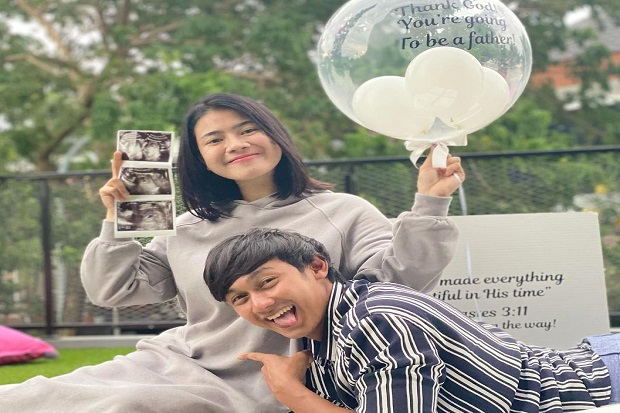 Hamil Muda, Felicya...