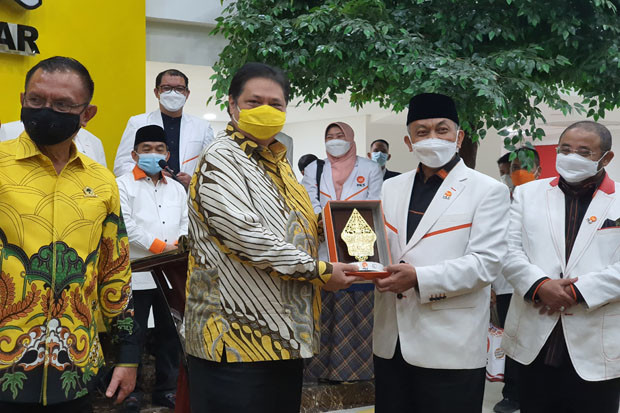 Temui Airlangga Hartarto,...