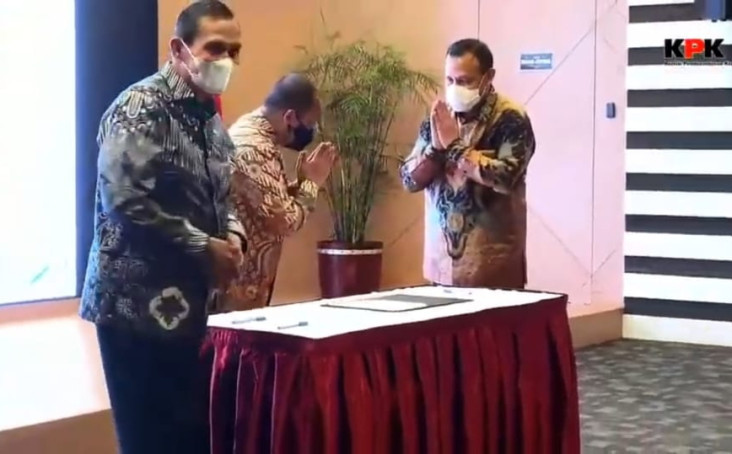 Indriyanto Seno Adji...