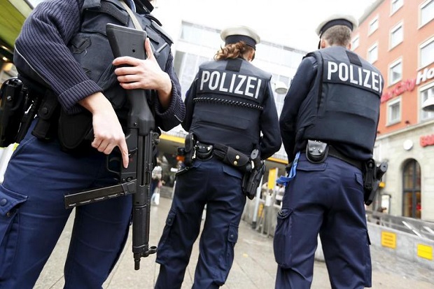 Polisi Jerman Tahan...