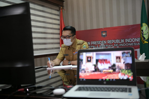 Ridwan Kamil: Memaksa...
