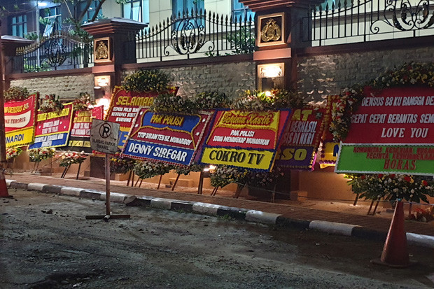 Densus Tangkap Munarman,...
