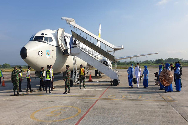 3 Pesawat Boeing 737...
