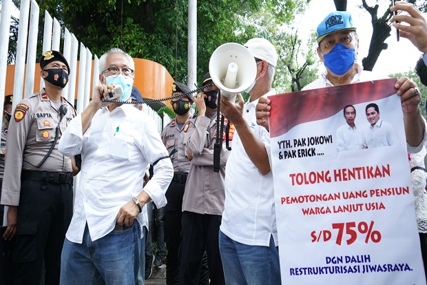 Dicuekin Erick Thohir,...