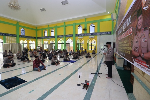 Polda Kepri Peringati...