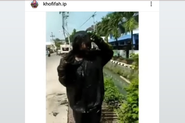Unggah Video Warga Mokel...