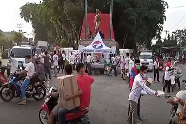 Di Bulan Penuh Berkah,...