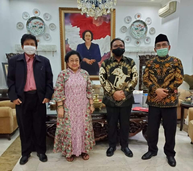Menag Bertemu Megawati,...