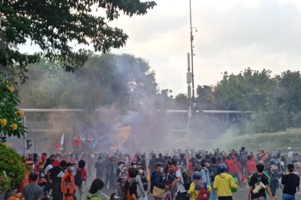 Ditutup dengan Petasan...