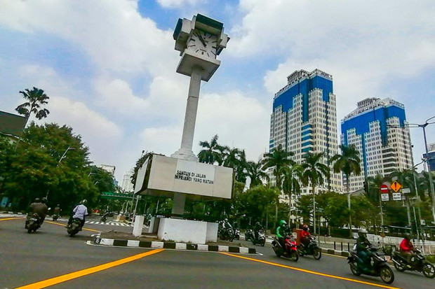 Monumen Jam Thamrin,...