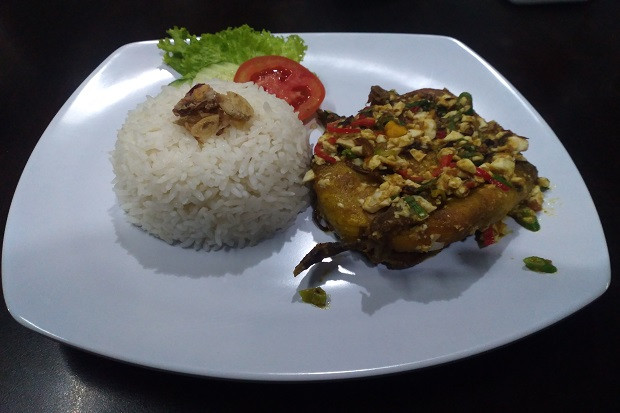 De Malond Bandung, Sajikan...