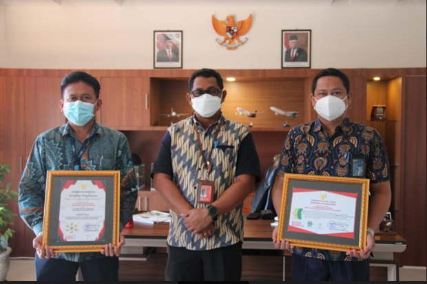 Bandara Sam Ratulangi...