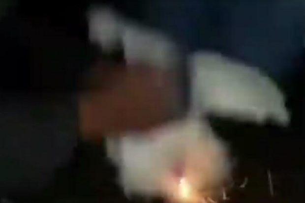 Teganya, Sejumlah Pemuda...