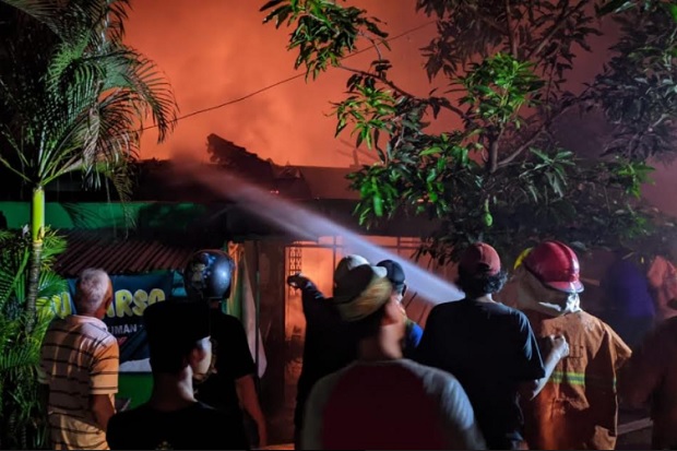 Ditinggal Bukber, Rumah...