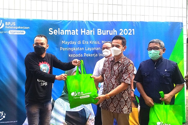 Terdampak Badai COVID-19,...