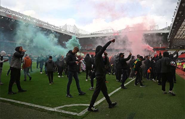 Manchester United vs...