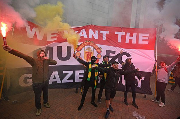 Legenda Man United Salut...