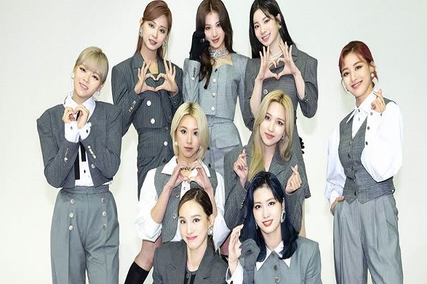 TWICE Comeback dengan...