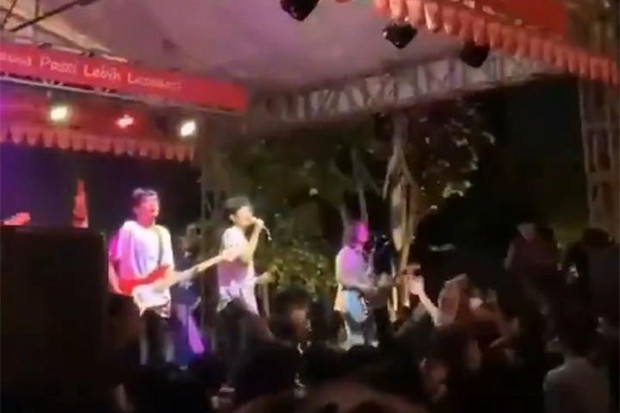 Video Konser Musik Tanpa...