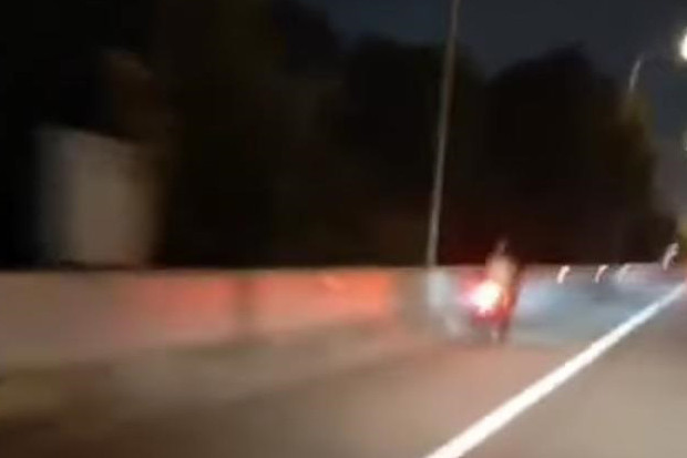 Terekam Kamera, Driver...