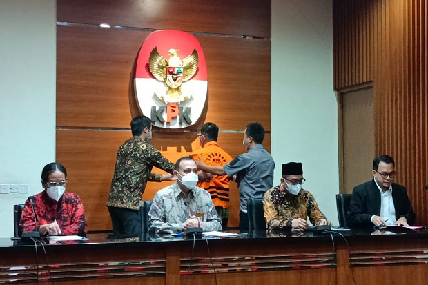 KPK Tetapkan Eks Direktur...