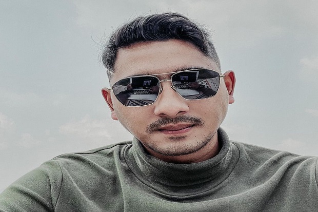 Ikut Aturan Pemerintah,...