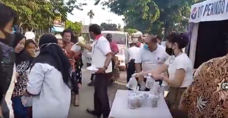 Tak Hanya Berbagi Takjil,...