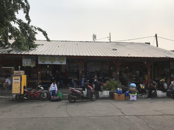 Besok Mudik Resmi Dilarang,...