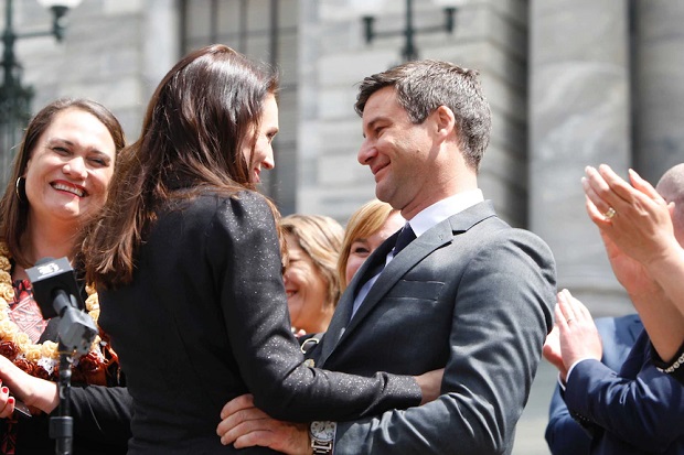 Jacinda Ardern Umumkan...