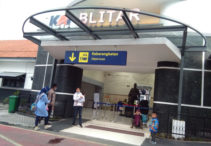 KA Jarak Jauh Stasiun...