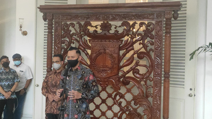 Temui Anies di Balai...