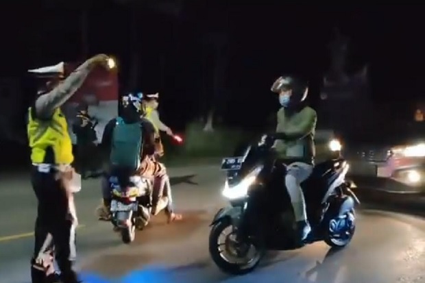 Pemudik Gigit Jari,...