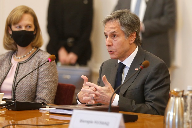 Blinken: Barat Harus...