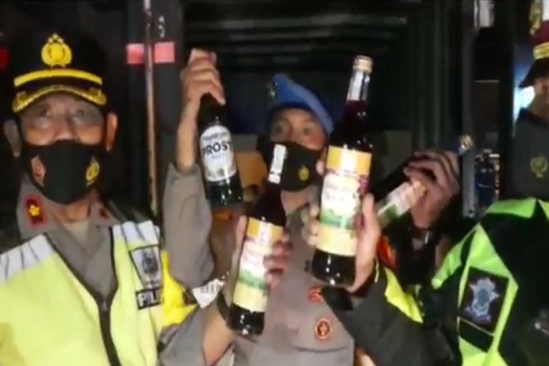 Polisi Sita 11.472 Botol...
