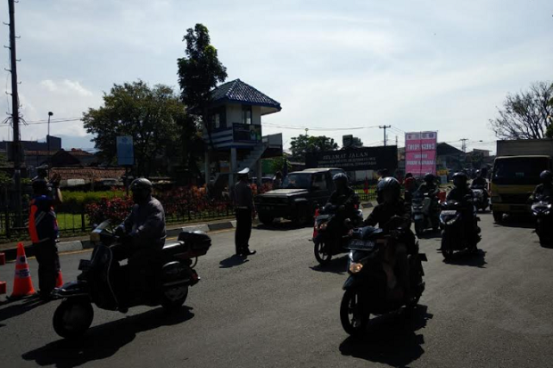 Polisi Putar Balik Ribuan...