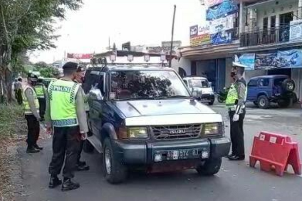 Jelas Dilarang, Ratusan...