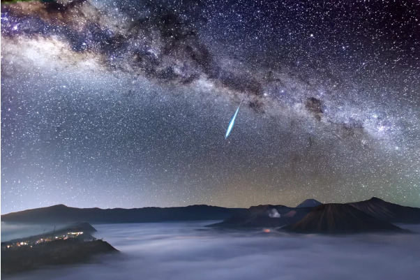 Hujan Meteor Eta Aquarid...