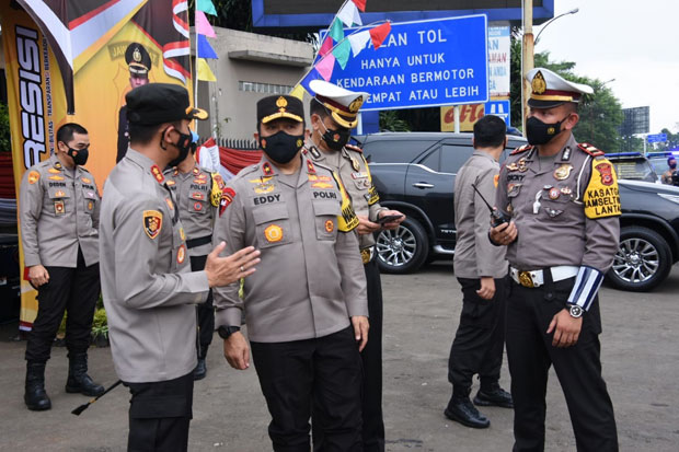 Penyekatan di Puncak...