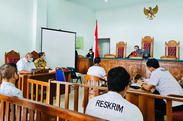 Pria 82 Tahun Tersangka,...