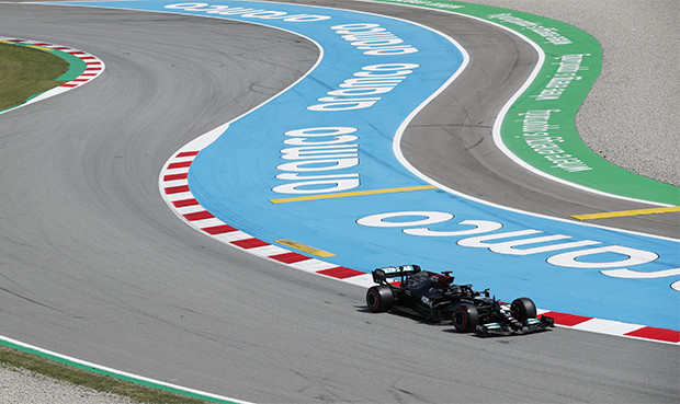 Lewis Hamilton Kuasai...
