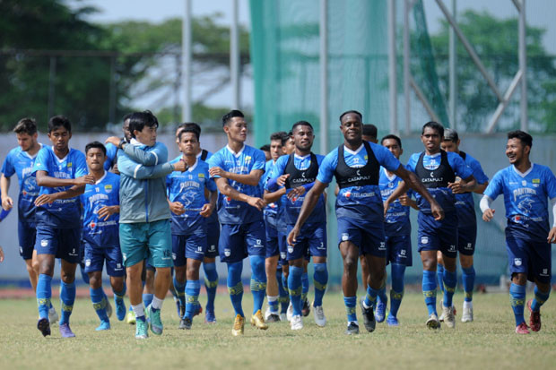 Tolak Liga 1 Tanpa Degradasi,...