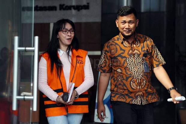 Eks Bupati Talaud Ditangkap...
