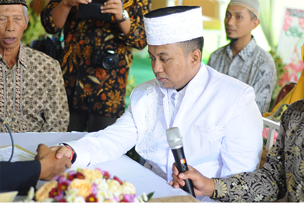 Ikuti Tradisi, Ratusan...