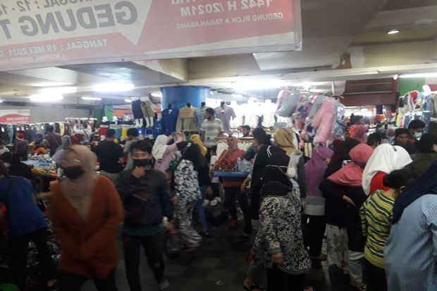 Pasar Tanah Abang Kembali...