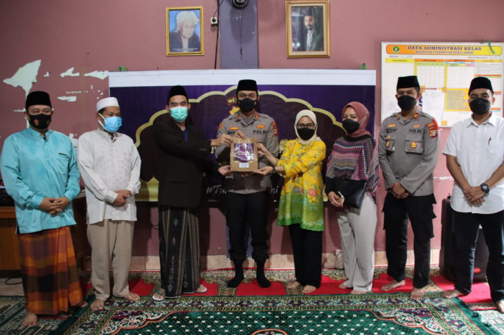 Polres Pelabuhan Tanjung...