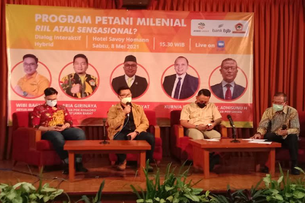 Mahasiswa Kosgoro Minta...
