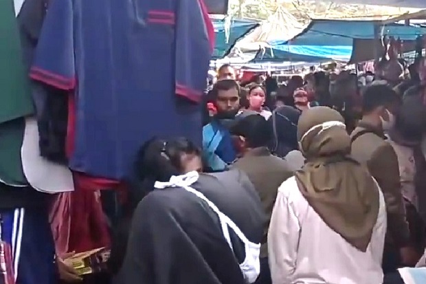 Pasar Kaget Gasibu Penuh...